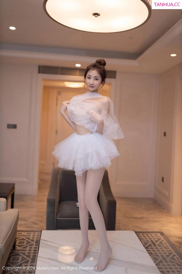   [XiuRen]高清写真图 2024.06.05 No.8657 鱼尾fish 丝袜美腿第45张图片